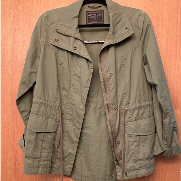 Active USA Jackets & Blazers - ✨NWOT✨Utility pocketed jacket in army green